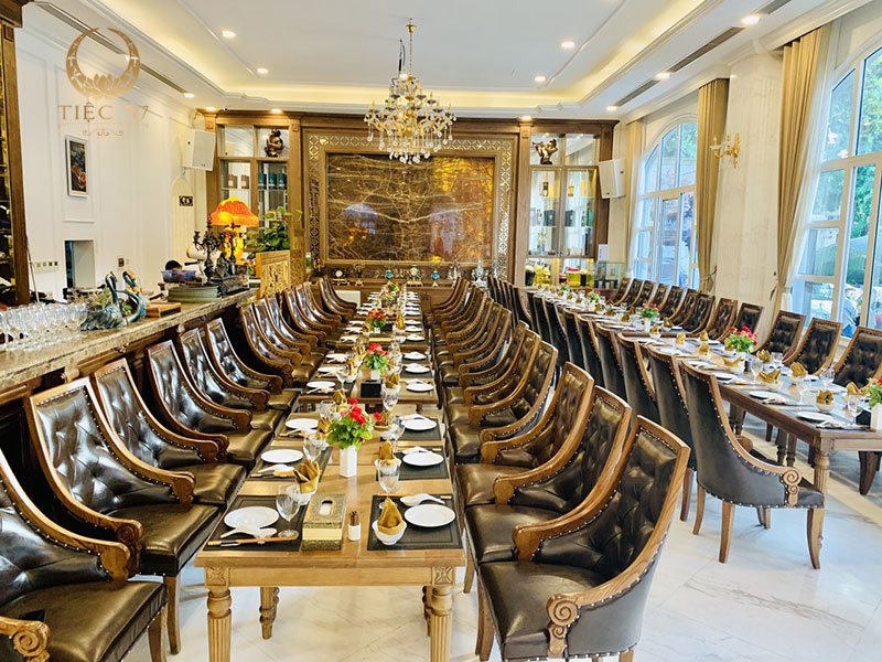 Nhà hàng 37A Hùng Vương – Địa điểm tổ chức tiệc công ty với không gian sang trọng và ấm cúng